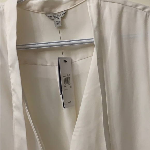 BRAND NEW- Guess size small white blouse - Picture 2 of 3